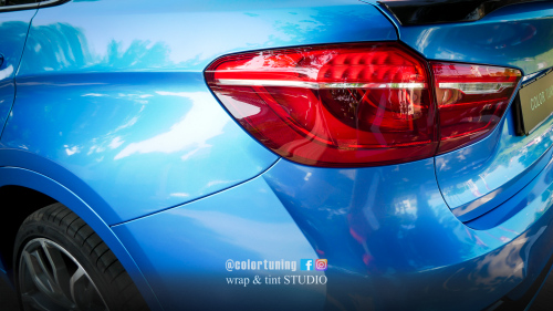detalii colantare bara, stop, aripa  BMW X6