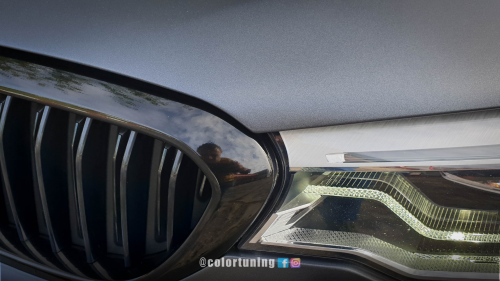 Grila bmw colantat negru lucios