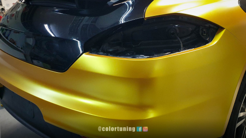 panamera galben colantat