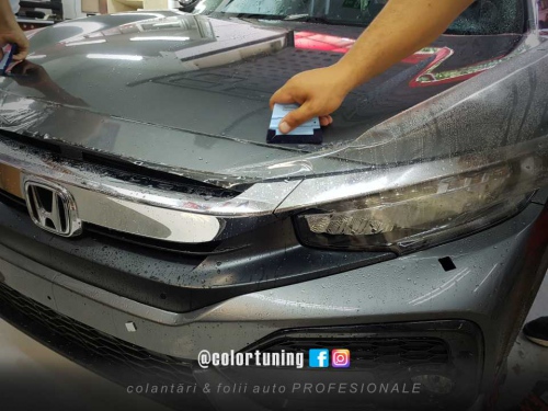Montaj folie protectie auto