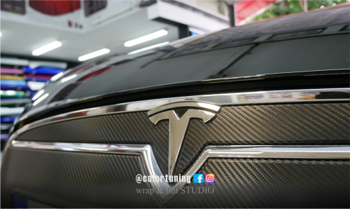imitatie carbon montaj grila Tesla