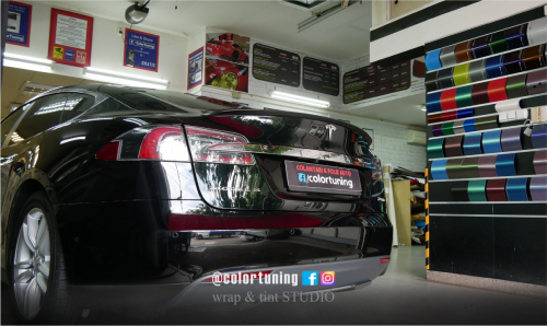 tesla colantare color tuning